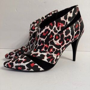 McQ by Alexander McQueen Leopard Print Leather Pointed Toe Ankle Boots Size 40